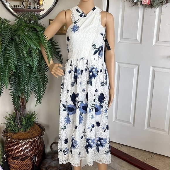 Brand New Tahari Cream Lace Dress w/ Embroidered Flowers Cris Cross Floral - Picture 2 of 16